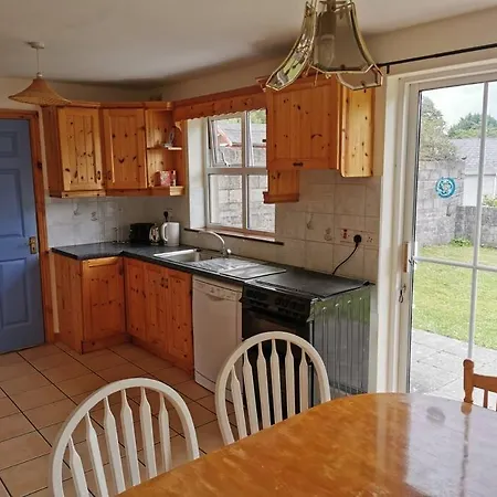 Holiday home The Cobbler Rosscarbery